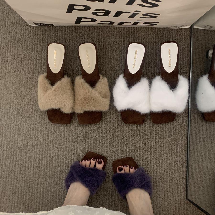 High-end high-heeled temperament fluffy slippers female autumn and winter square head thick heel fairy niche skirt evening sandals 35
High-end high-heeled temperament fluffy slippers female autumn and winter square head thick heel fairy niche skirt evening sandals 35