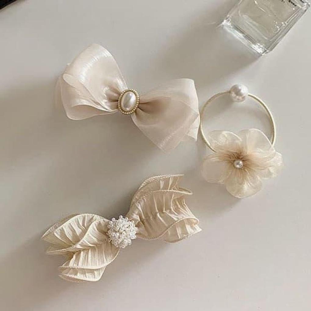 Жіноча романтична об ємна шпилька для волосся, гумка-кліпса (3 види) Type 1 (pearl flower hair tie)
Жіноча романтична об ємна шпилька для волосся, гумка-кліпса (3 види) Type 1 (pearl flower hair tie)