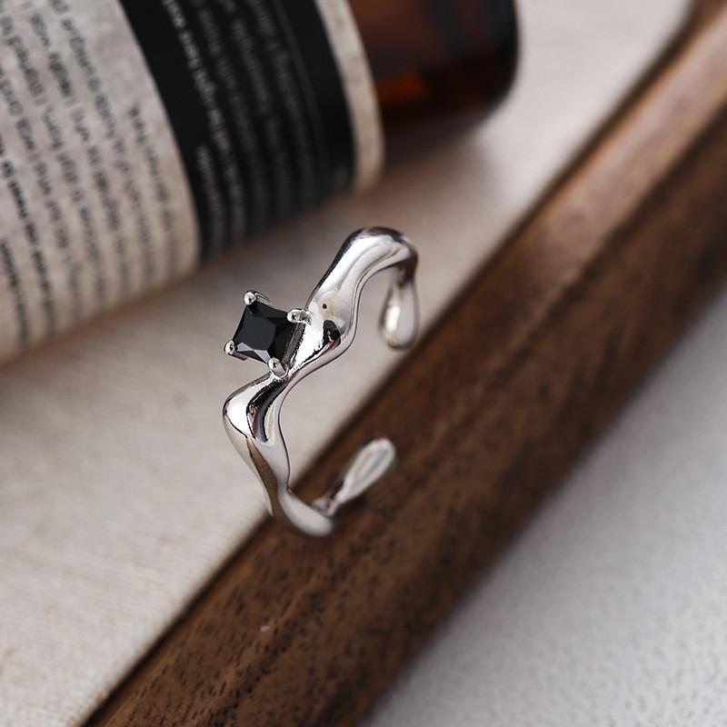 Fashionable Korean Style Adjustable Open Ring With Unique Geometric Zircon Stone Design For Women
Fashionable Korean Style Adjustable Open Ring With Unique Geometric Zircon Stone Design For Women