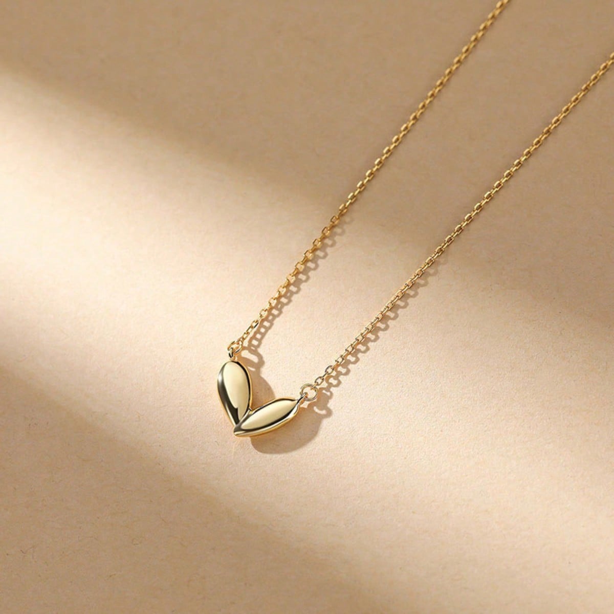 1pc Women s Necklace, Exquisite Heart-shaped Necklace, Light Luxury, Niche Design, Fashionable Heart-shaped Collarbone Chain, Suitable for Daily Wear золотий
1pc Women s Necklace, Exquisite Heart-shaped Necklace, Light Luxury, Niche Design, Fashionable Heart-shaped Collarbone Chain, Suitable for Daily Wear золотий