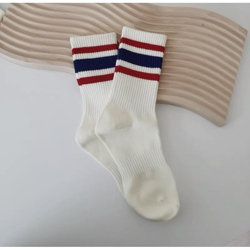 Женские весенне-осенние простые спортивные носки в полоску 1 pair синий/красный
Женские весенне-осенние простые спортивные носки в полоску 1 pair синий/красный