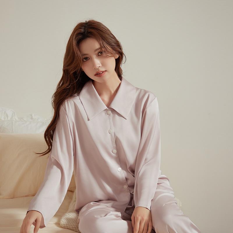 Women s Ice Silk Long Sleeve Pajama Set with Large Lapel - Solid Color, Spring/Summer Collection Medium
Women s Ice Silk Long Sleeve Pajama Set with Large Lapel - Solid Color, Spring/Summer Collection Medium