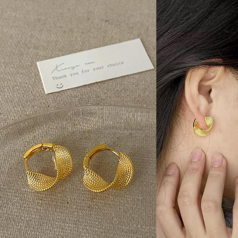 Collening Gold One-Touch Bold Ring Earrings gold
Collening Gold One-Touch Bold Ring Earrings gold