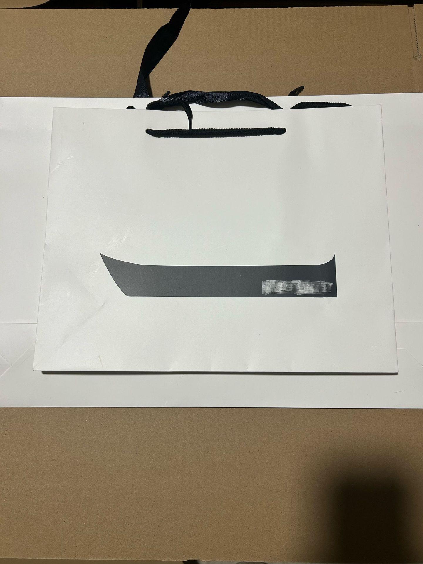 Personalized Japanese Diamond Pattern Logo Gift Paper Bag Small Gift Bag
Personalized Japanese Diamond Pattern Logo Gift Paper Bag Small Gift Bag