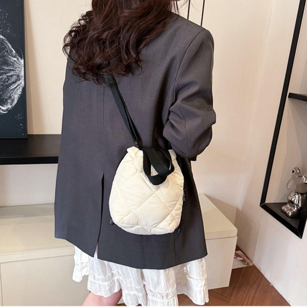 Solid Color Drawstring Bucket Bag Elegant Down Crossbody Bag Portable Nylon Shoulder Bag Female хакі
Solid Color Drawstring Bucket Bag Elegant Down Crossbody Bag Portable Nylon Shoulder Bag Female хакі