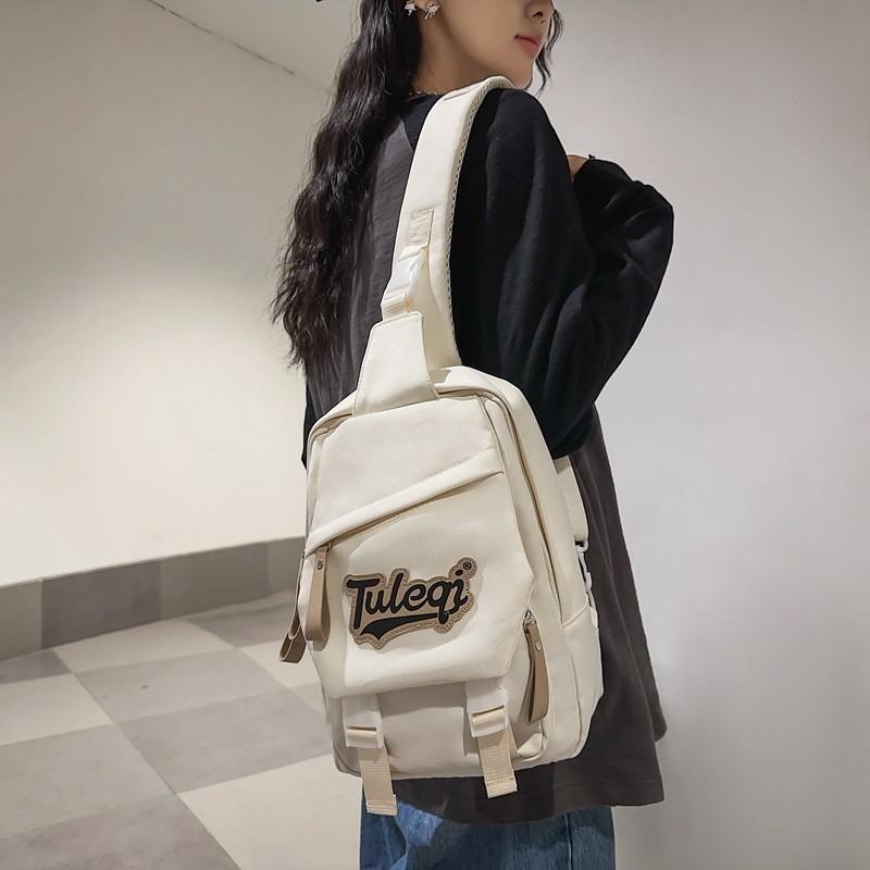 Fashionable Lightweight Letter Chest Bag High Value Outing Small Backpack Korean Style Unisex Student Versatile Casual Crossbody Bag Black Red White білий
Fashionable Lightweight Letter Chest Bag High Value Outing Small Backpack Korean Style Unisex Student Versatile Casual Crossbody Bag Black Red White білий