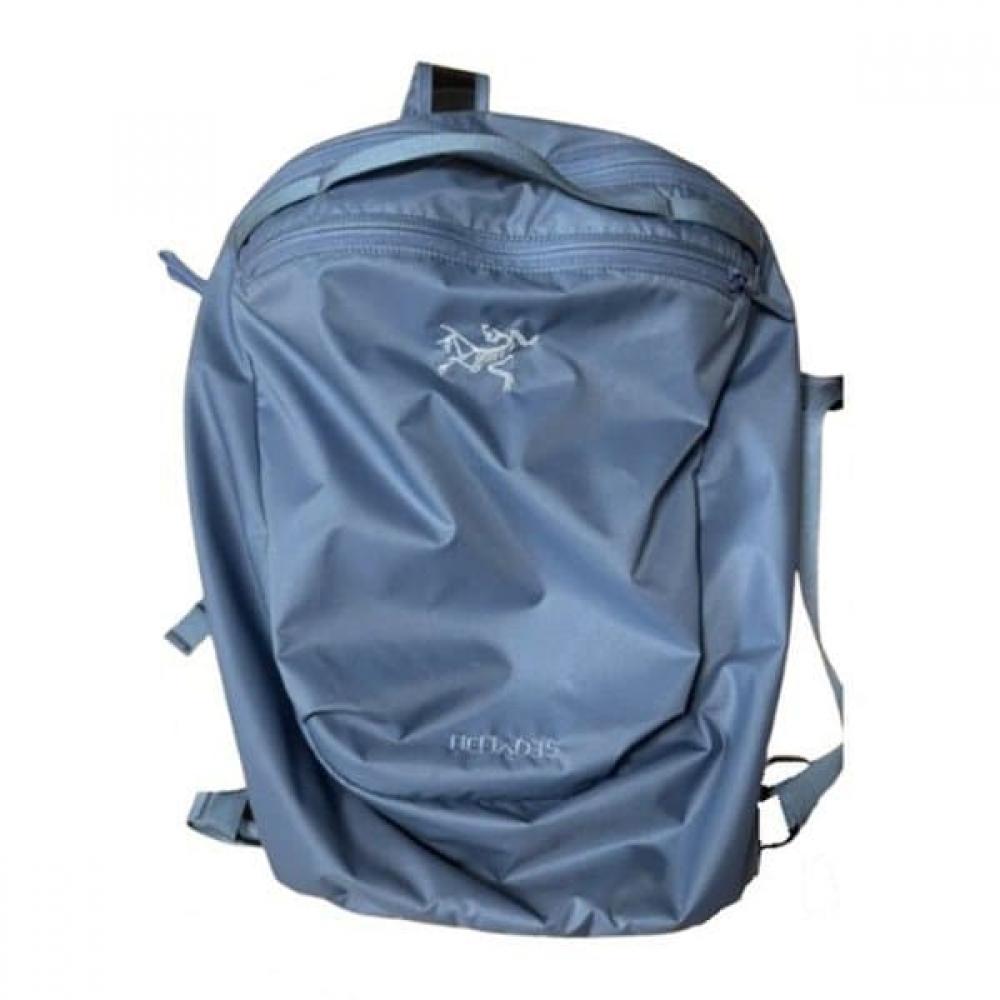 Arc Teryx Heliahd 15 Backpack Nightscape One size
Arc Teryx Heliahd 15 Backpack Nightscape One size