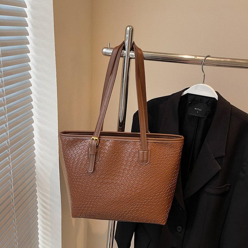 2025 новая высококачественная сумка большой вместимости женская модная сумка на плечо сумка-мессенджер сумка-тоут для поездок на работу
2025 новая высококачественная сумка большой вместимости женская модная сумка на плечо сумка-мессенджер сумка-тоут для поездок на работу