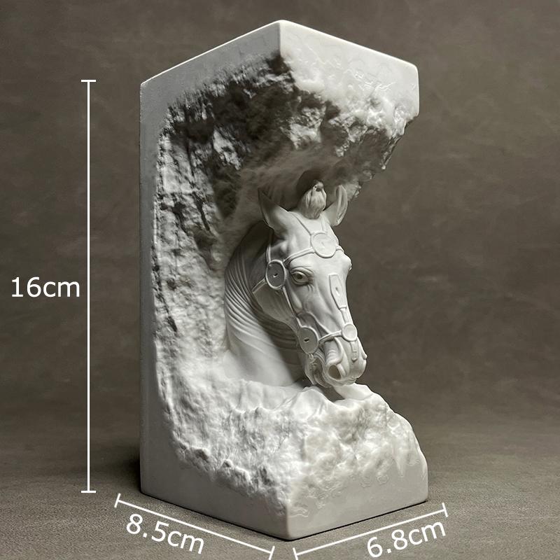 Creative Horse Head Plaster Statue Desk Decoration Handicrafts Ornaments Warhorse in The Stone Sculpture Room Aesthetic Decor
Creative Horse Head Plaster Statue Desk Decoration Handicrafts Ornaments Warhorse in The Stone Sculpture Room Aesthetic Decor