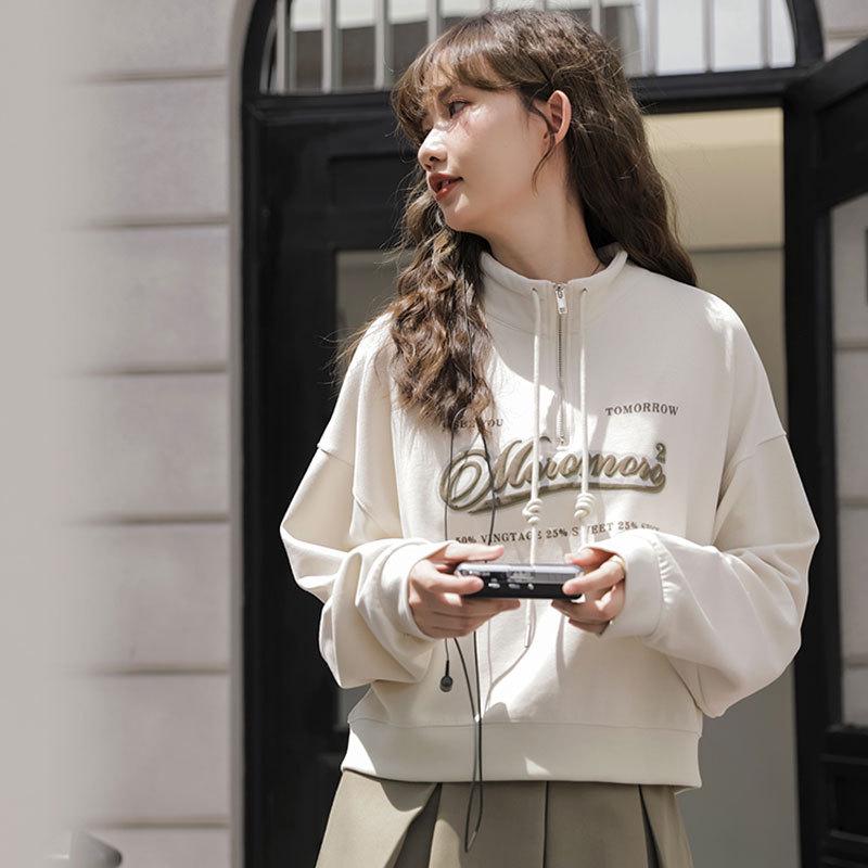 European Style Plus Size High Waist Sweatshirt for Women - 2025 Spring/Autumn Collection: Loose Fit, Slimming, Stand Collar, Short Top 2XL (suggested for 150-170 catties)
European Style Plus Size High Waist Sweatshirt for Women - 2025 Spring/Autumn Collection: Loose Fit, Slimming, Stand Collar, Short Top 2XL (suggested for 150-170 catties)