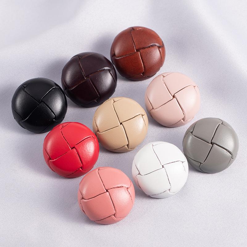 4Pcs 18/23/25Mm Colored Leather Button Coat Windbreaker Retro Leather Buttons Woven Leather Decorative Button Accessories B009 18mm 4Pcs сірий
4Pcs 18/23/25Mm Colored Leather Button Coat Windbreaker Retro Leather Buttons Woven Leather Decorative Button Accessories B009 18mm 4Pcs сірий