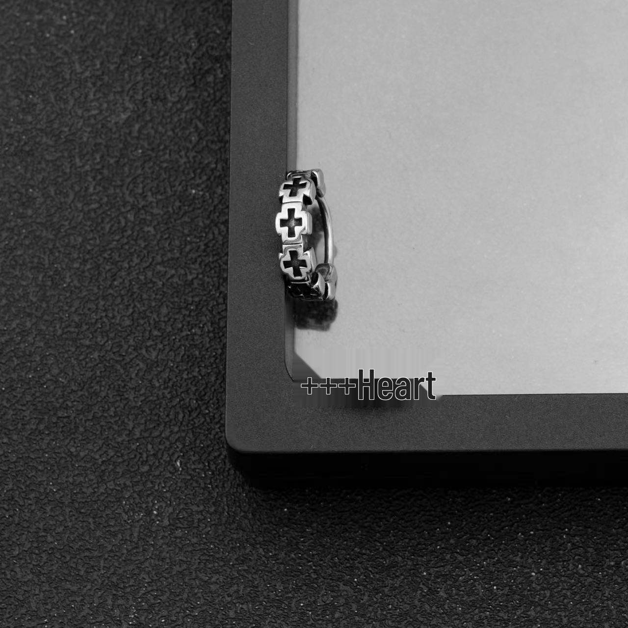 Темные серьги-каффы с глазурью-подтеками в виде креста: Модные минималистичные ретро-серьги в стиле хип-хоп стритстайл для мужчин 925 Silver
Темные серьги-каффы с глазурью-подтеками в виде креста: Модные минималистичные ретро-серьги в стиле хип-хоп стритстайл для мужчин 925 Silver