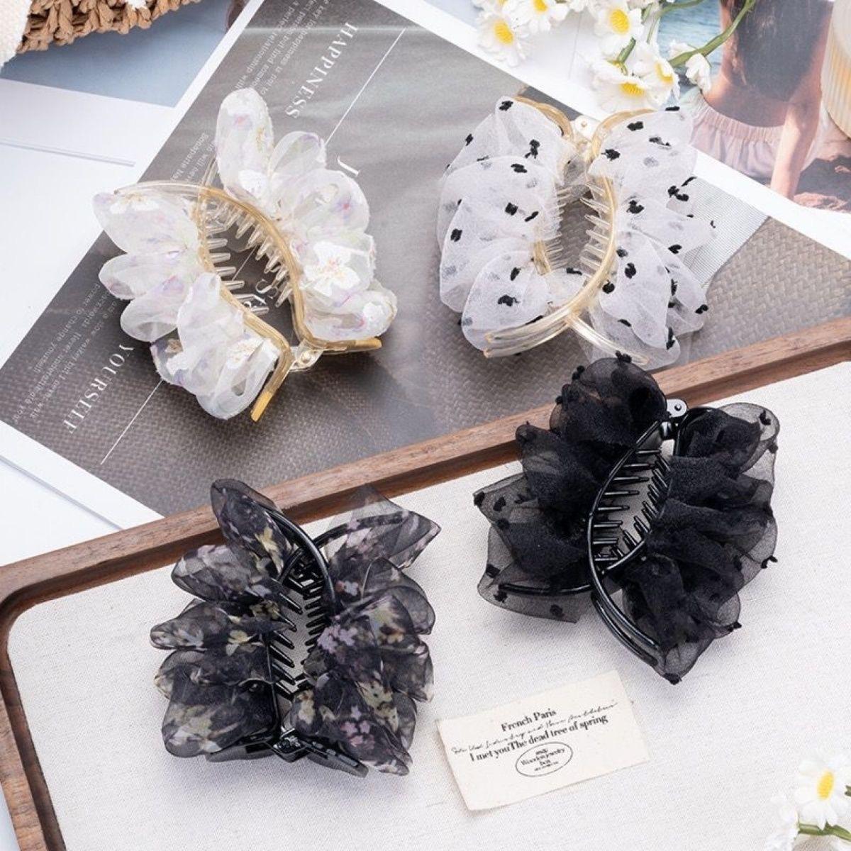 1pc crumpled style versatile netting design, simple and elegant, fashionable and versatile bun grab clip.
1pc crumpled style versatile netting design, simple and elegant, fashionable and versatile bun grab clip.