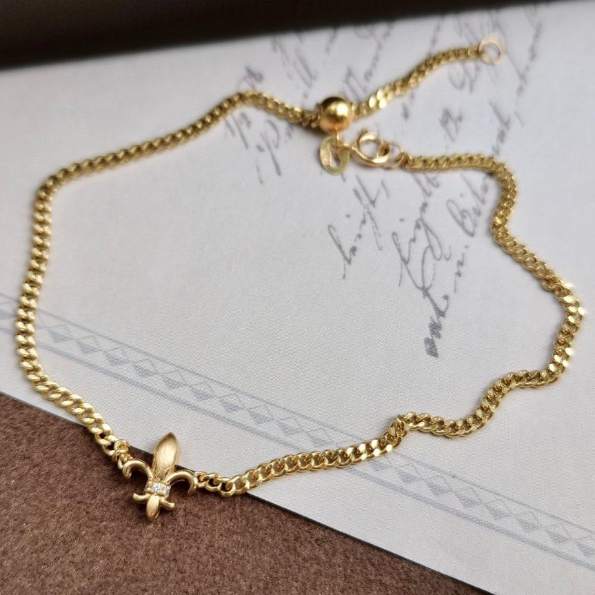 Gold-Plated S925 Sterling Silver Diamond Fleur-de-Lis Bracelet: Retro, Elegant, and Versatile Women s Jewelry. 925 Silver
Gold-Plated S925 Sterling Silver Diamond Fleur-de-Lis Bracelet: Retro, Elegant, and Versatile Women s Jewelry. 925 Silver