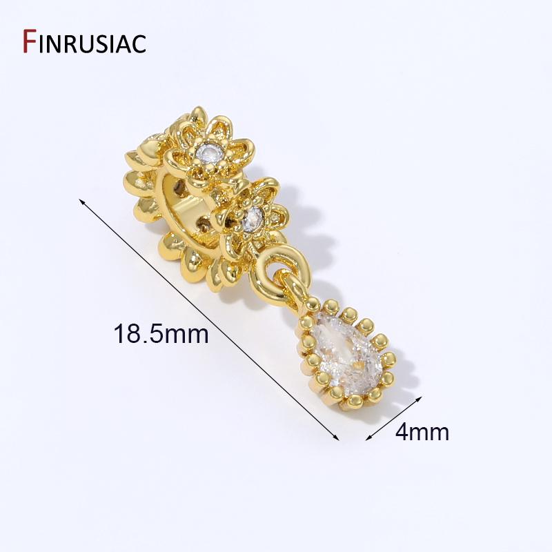 18K Gold Plated Brass Inlaid Zircon Garland Water Drop Bead Pendant Charm For DIY Handmade Jewelry Making Supplies Accessories 2 pieces
18K Gold Plated Brass Inlaid Zircon Garland Water Drop Bead Pendant Charm For DIY Handmade Jewelry Making Supplies Accessories 2 pieces