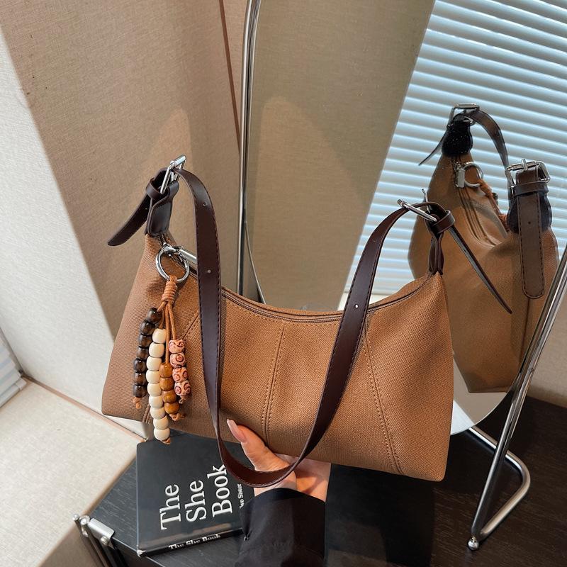 Underarm bag women s new autumn and winter retro fashion shoulder bag portable messenger casual commuter oblique
Underarm bag women s new autumn and winter retro fashion shoulder bag portable messenger casual commuter oblique