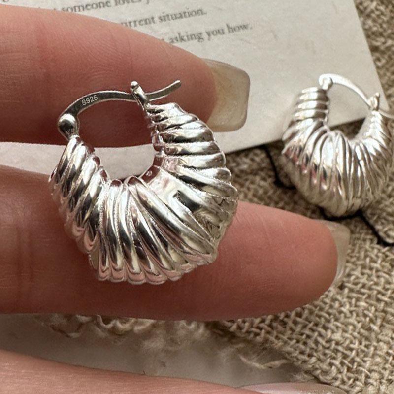 925 Sterling Silver Vintage Earrings For Women Trendy Simple Gold Round Strip Earring Jewelry Prevent Allergy Party Accessories
925 Sterling Silver Vintage Earrings For Women Trendy Simple Gold Round Strip Earring Jewelry Prevent Allergy Party Accessories