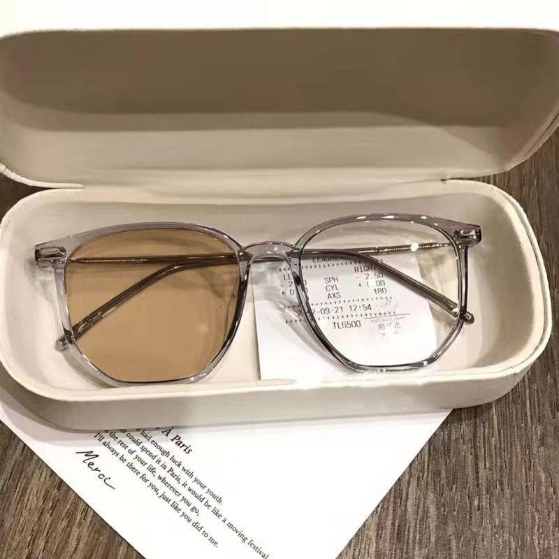 Anti Blue Light Myopia Glasses Photochromic Tea/gray Glasses Transparent Frame Student Eye Protection Glasses Computer Glasses -3.5
Anti Blue Light Myopia Glasses Photochromic Tea/gray Glasses Transparent Frame Student Eye Protection Glasses Computer Glasses -3.5