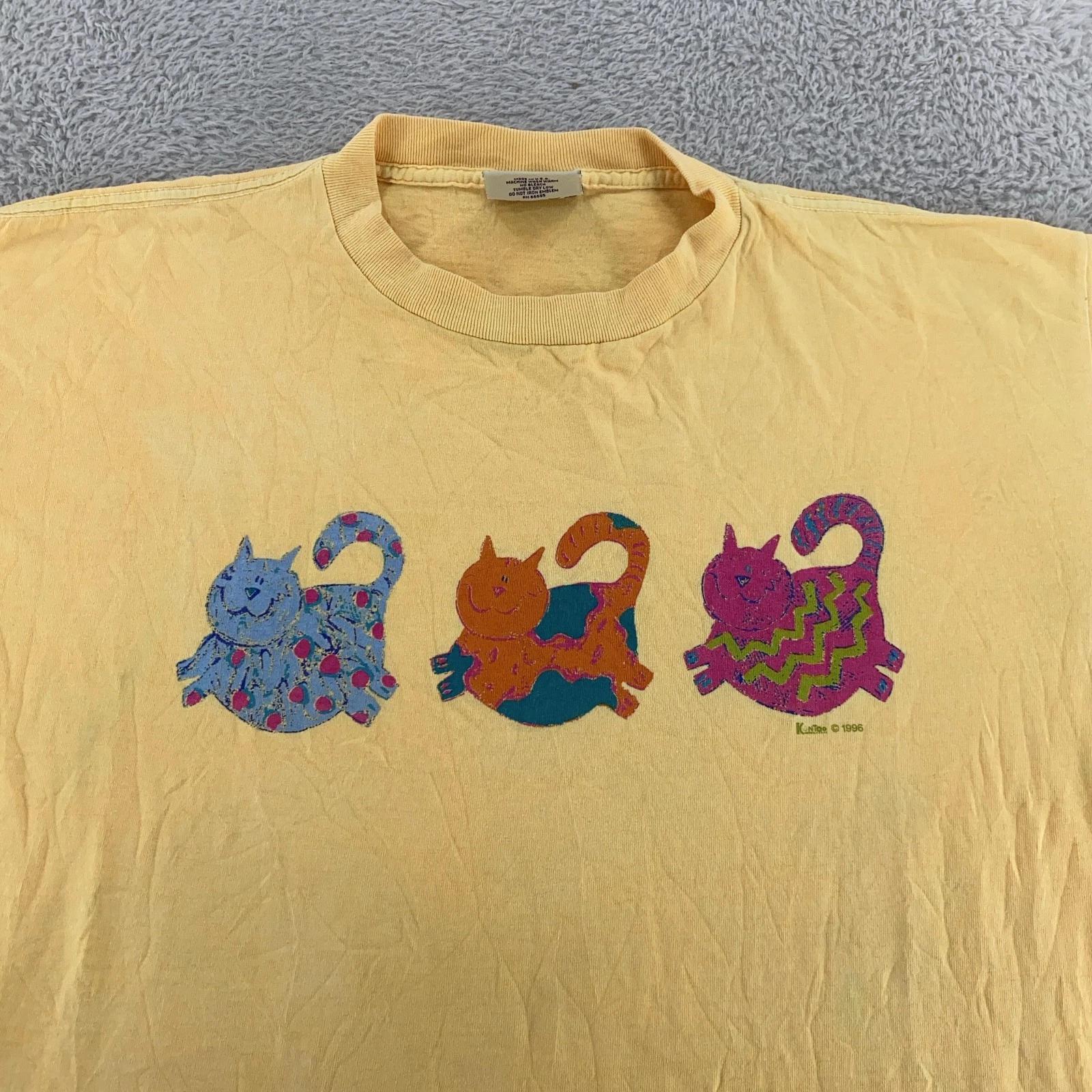 Винтажная футболка с рисунком кота Я тоже могу L/XL Желтая Мультяшная Природа 90-е Сделано в США 1996 Футболка M
Винтажная футболка с рисунком кота Я тоже могу L/XL Желтая Мультяшная Природа 90-е Сделано в США 1996 Футболка M