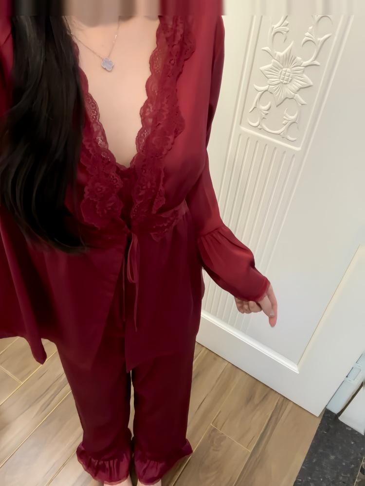 Lusi 6-Piece French Ice Silk Satin Pajamas - Women s Red Zodiac Year Spring & Autumn Bridal Home Set XL
Lusi 6-Piece French Ice Silk Satin Pajamas - Women s Red Zodiac Year Spring & Autumn Bridal Home Set XL