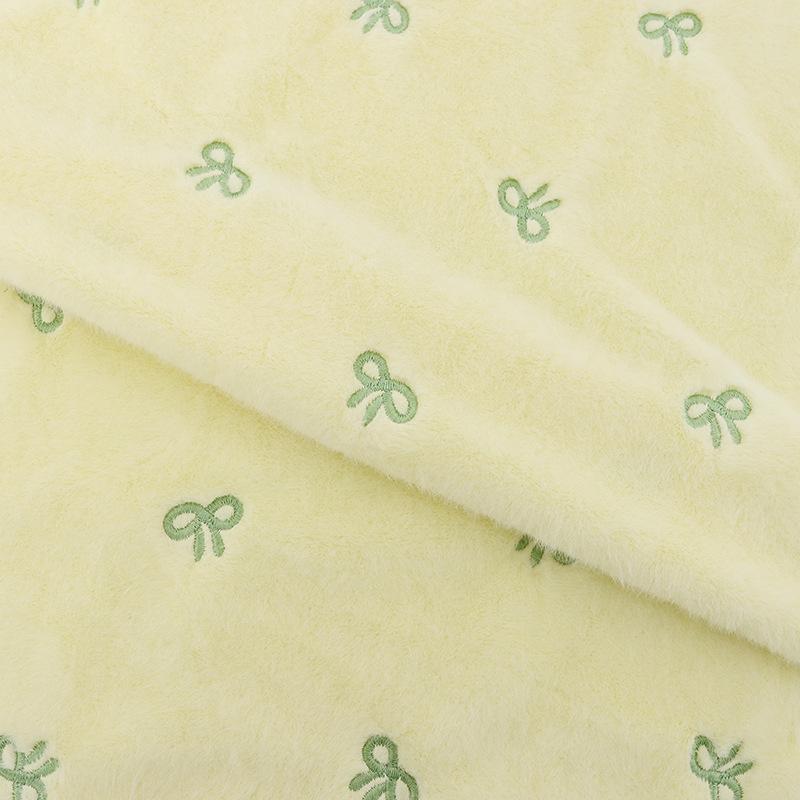 Simulated Mink Fur Embroidered Bow Fabric Soft Comfortable for DIY Clothing Shoes Hats Home Textiles Scarves 100cmx130cm
Simulated Mink Fur Embroidered Bow Fabric Soft Comfortable for DIY Clothing Shoes Hats Home Textiles Scarves 100cmx130cm