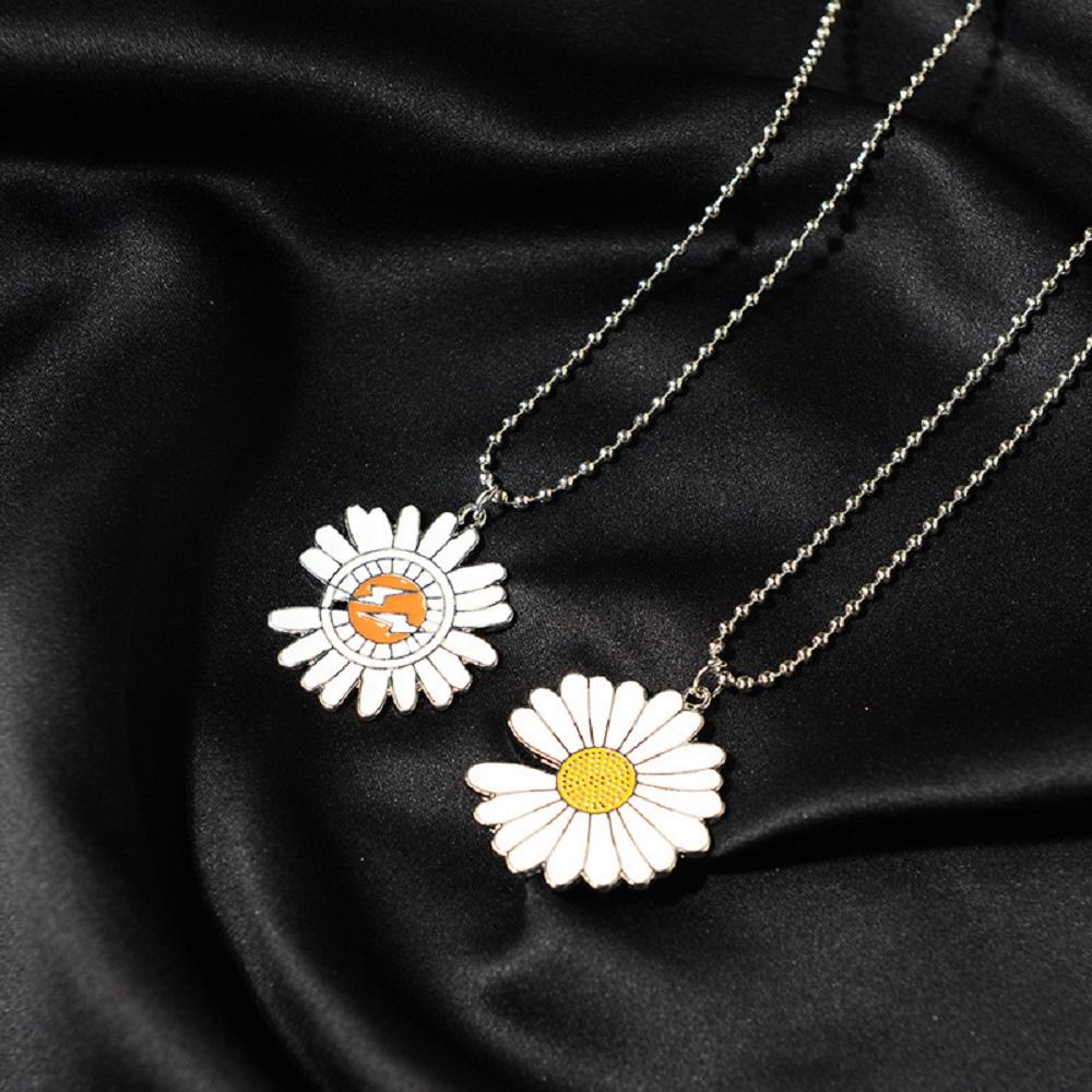 Fashion New Lovers Women Personality Jewelry Exquisite Chain Charm Necklace Flower Choker Chain
Fashion New Lovers Women Personality Jewelry Exquisite Chain Charm Necklace Flower Choker Chain