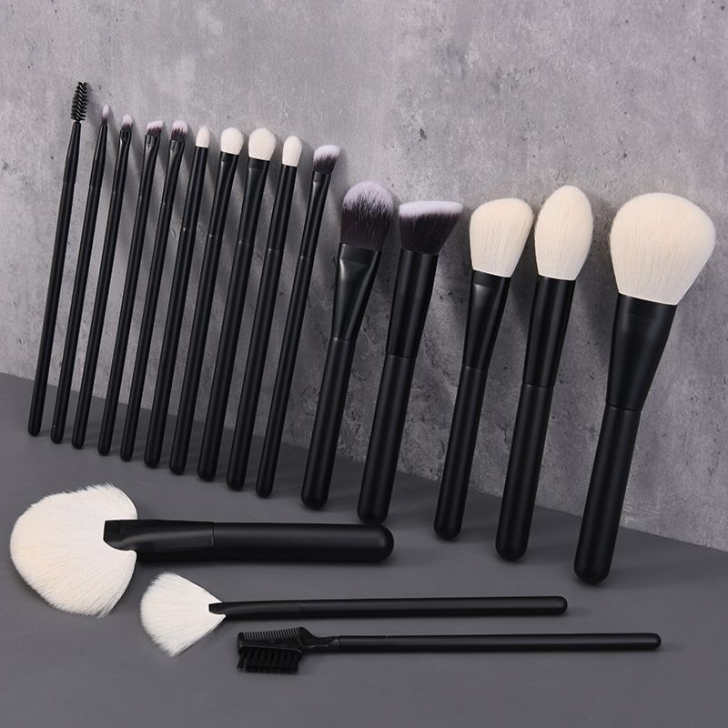 New 18 Makeup Brushes Flexible Fiber Hair Makeup Brush Set Face Powder Blush Brush Makeup Tools Suit Man-made fiber Without makeup bag
New 18 Makeup Brushes Flexible Fiber Hair Makeup Brush Set Face Powder Blush Brush Makeup Tools Suit Man-made fiber Without makeup bag