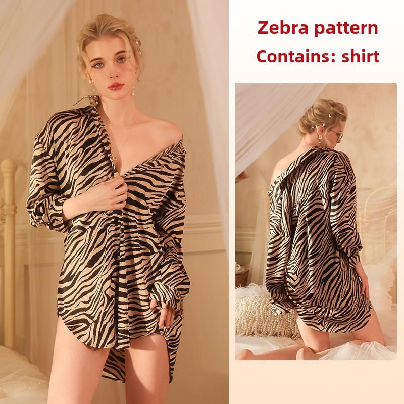 Sexy Boyfriend Wind Shirt Pajamas Dressing Gown Sexy Pajamas Ice Silk Loungewear Can Be Worn Outside L
Sexy Boyfriend Wind Shirt Pajamas Dressing Gown Sexy Pajamas Ice Silk Loungewear Can Be Worn Outside L