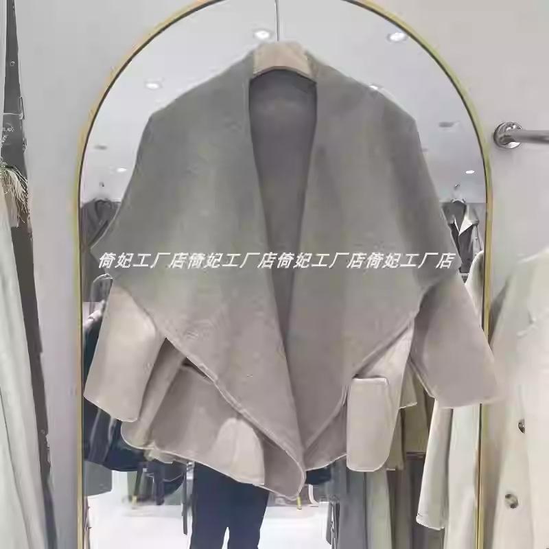 Пальто из двухстороннего флиса с большим лацканом, высококлассное, новое шерстяное пальто на осень и зиму, шерстяное женское пальто с рукавами летучая мышь, с чувством дизайна M
Пальто из двухстороннего флиса с большим лацканом, высококлассное, новое шерстяное пальто на осень и зиму, шерстяное женское пальто с рукавами летучая мышь, с чувством дизайна M