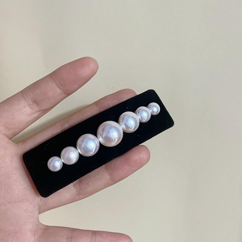 Versatile Elegant Pearl Velvet Half-Tied Retro Hair Clip
Versatile Elegant Pearl Velvet Half-Tied Retro Hair Clip