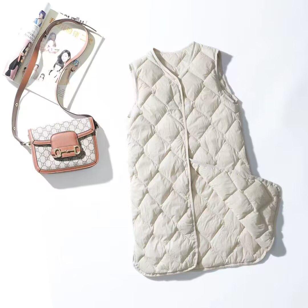 Женский спортивный жилет средней длины без рукавов - Легкая майка большого размера L 80-115 Jin
Женский спортивный жилет средней длины без рукавов - Легкая майка большого размера L 80-115 Jin