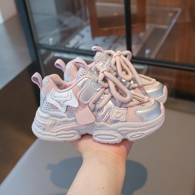 Children s black sneakers Autumn breathable girls shoes 2025 new spring and autumn boys dad shoes are popular among older children 26
Children s black sneakers Autumn breathable girls shoes 2025 new spring and autumn boys dad shoes are popular among older children 26