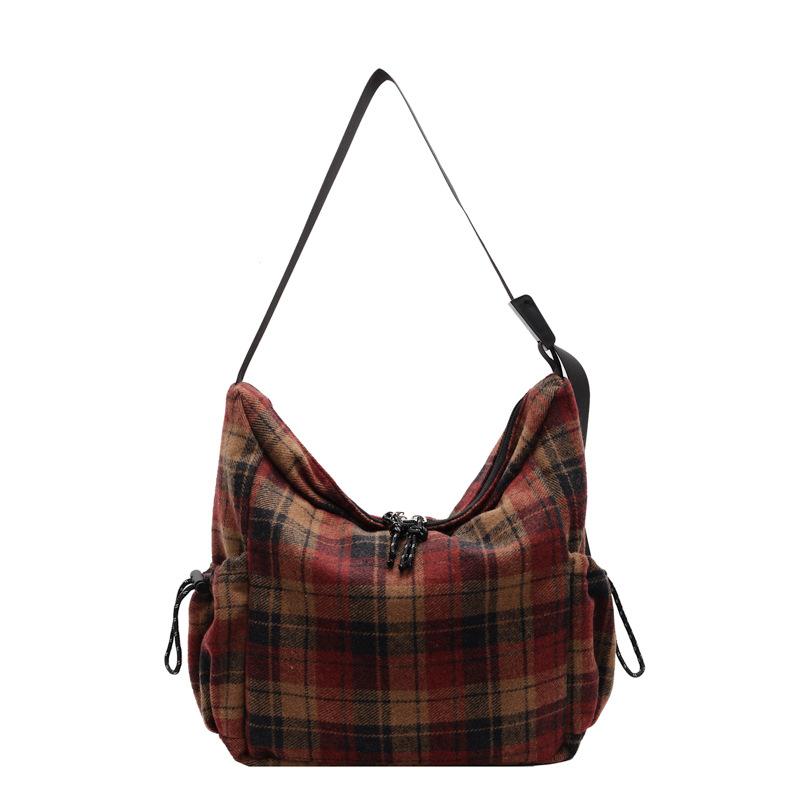 Винтажная сумка-тоут женская контрастного цвета шерстяная сумка большой емкости сумка через плечо в клетку сумка через плечо
Винтажная сумка-тоут женская контрастного цвета шерстяная сумка большой емкости сумка через плечо в клетку сумка через плечо