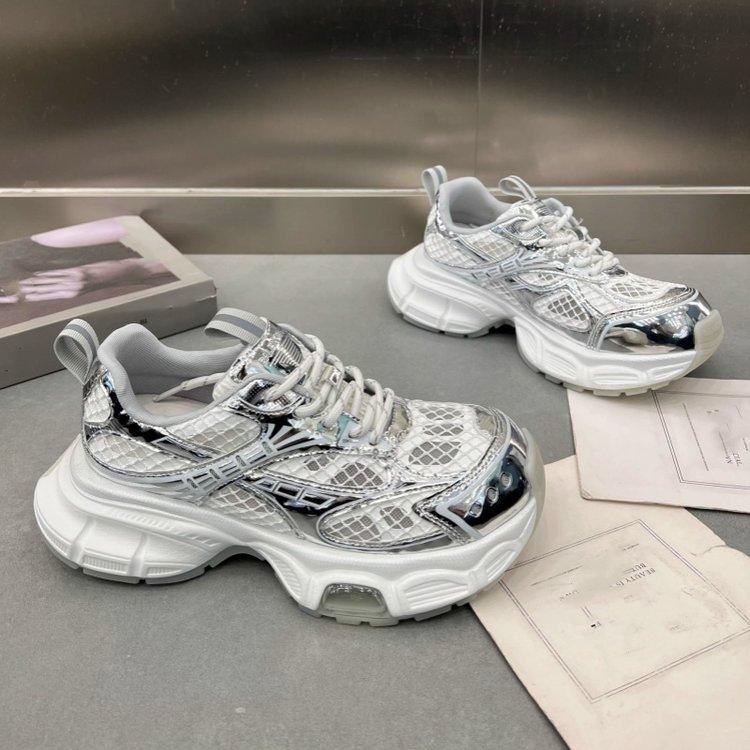Женские кожаные кроссовки на толстой подошве и с тонкой сеткой, лето 2025, новая европейская версия, из сетчатой пряжи, дышащие и универсальные, повседневные спортивные кроссовки, тренд 40 серебряный
Женские кожаные кроссовки на толстой подошве и с тонкой сеткой, лето 2025, новая европейская версия, из сетчатой пряжи, дышащие и универсальные, повседневные спортивные кроссовки, тренд 40 серебряный