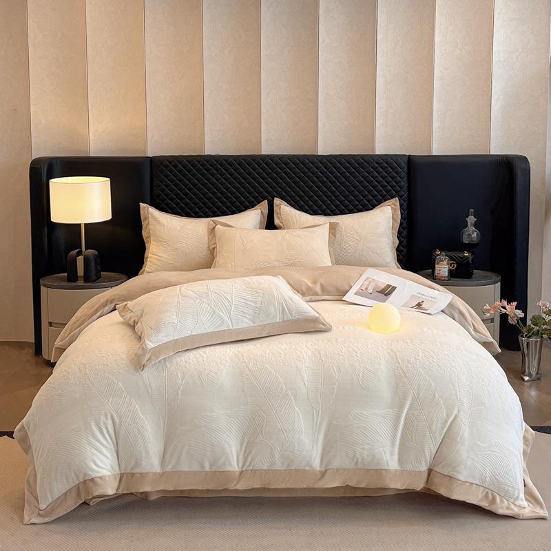 Thick Velvet Baby Four-Piece Bedding Set: Solid Color Bed Sheet & Duvet Cover for Autumn and Winter 1.2 Bed 3-Piece Set Duvet 150x200
Thick Velvet Baby Four-Piece Bedding Set: Solid Color Bed Sheet & Duvet Cover for Autumn and Winter 1.2 Bed 3-Piece Set Duvet 150x200