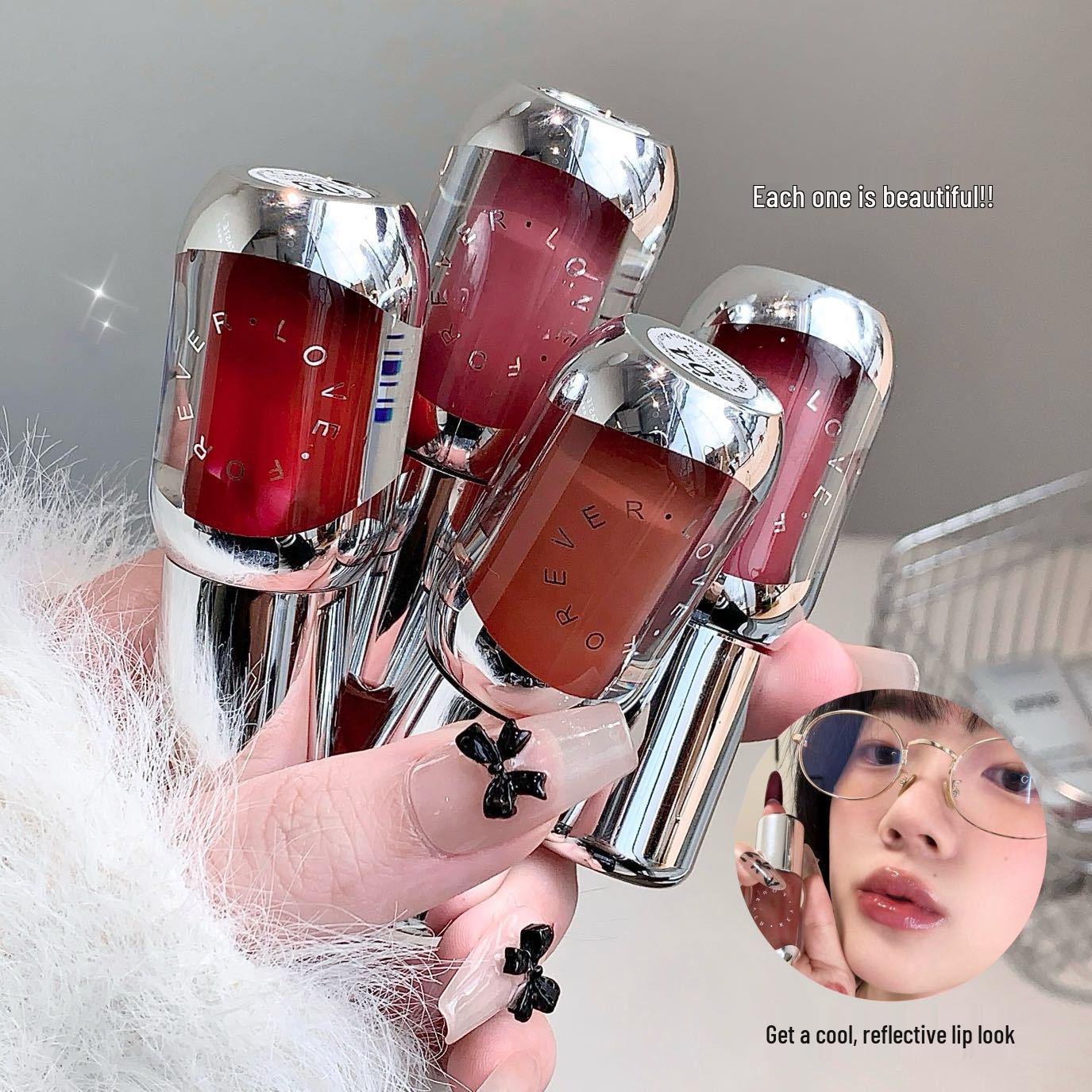 YPYP Moisturizing Water-Light Essence Lip Gloss: Hydrating, Mirror Shine, Fades Lip Lines, Perfect for Autumn & Winter.
YPYP Moisturizing Water-Light Essence Lip Gloss: Hydrating, Mirror Shine, Fades Lip Lines, Perfect for Autumn & Winter.
