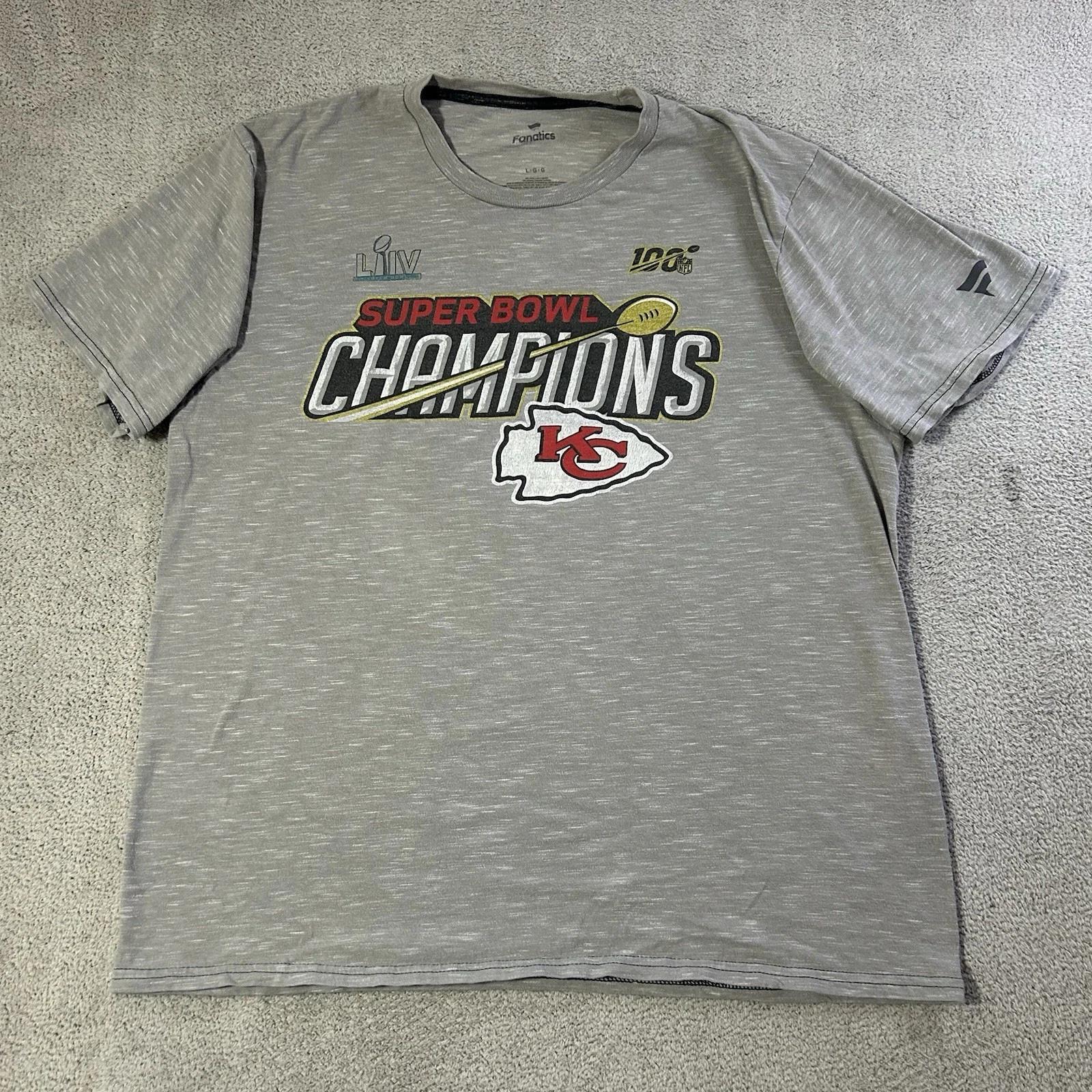 KC Chiefs Super Bowl Champs Graphic Print T Shirt Men’s L Gray Faded Majestic 2XL
KC Chiefs Super Bowl Champs Graphic Print T Shirt Men’s L Gray Faded Majestic 2XL