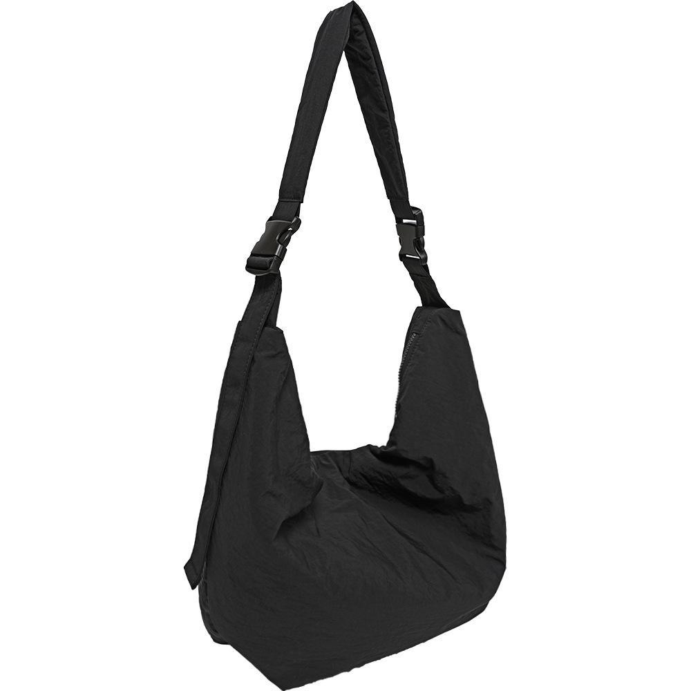 2026 Spring Nylon Dumpling Bag: Trendy, Large-Capacity Shoulder Messenger for Men & Women - Ideal for Sports & Cycling чёрный
2026 Spring Nylon Dumpling Bag: Trendy, Large-Capacity Shoulder Messenger for Men & Women - Ideal for Sports & Cycling чёрный