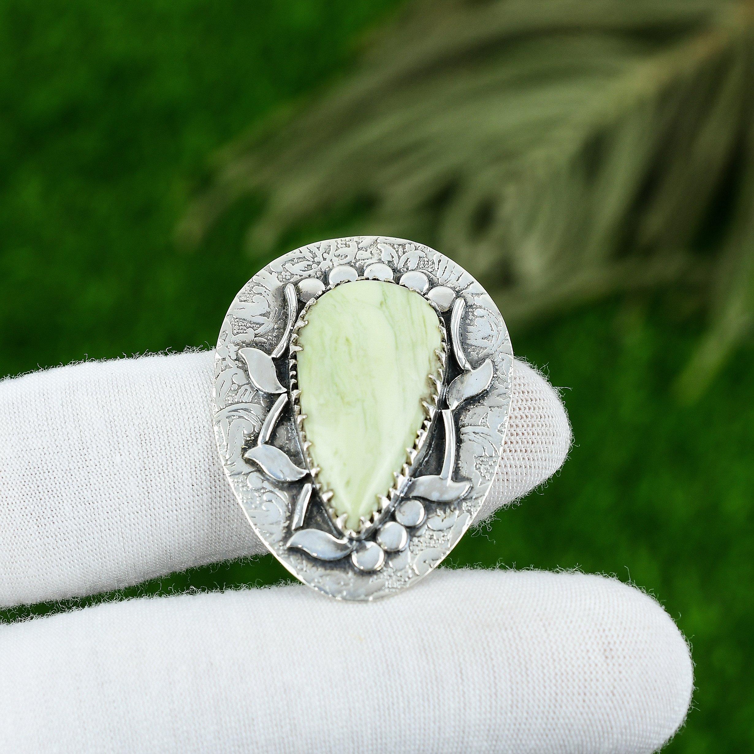 Natural Serpentine Gemstone Pendant Green 925 Sterling Silver Indian Jewelry
Natural Serpentine Gemstone Pendant Green 925 Sterling Silver Indian Jewelry