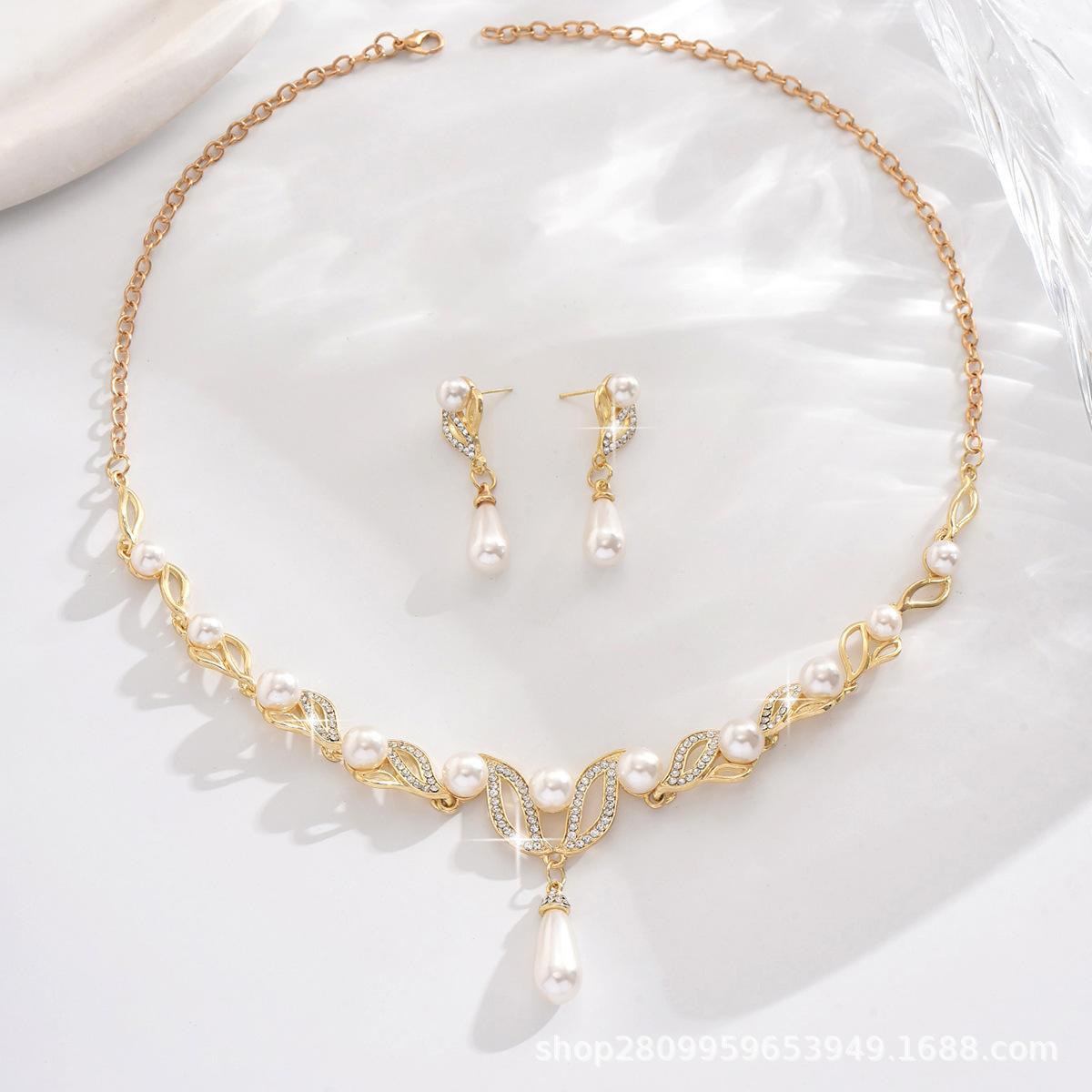 Bridal Leaf Shaped Long Water Drop Pearl Necklace, Element Set Chain Two-piece Set
Bridal Leaf Shaped Long Water Drop Pearl Necklace, Element Set Chain Two-piece Set