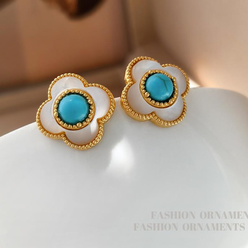 Original S925 Retro Silver Flower Stud Earrings: Light Luxury, Color-Blocking Design for Women
Original S925 Retro Silver Flower Stud Earrings: Light Luxury, Color-Blocking Design for Women