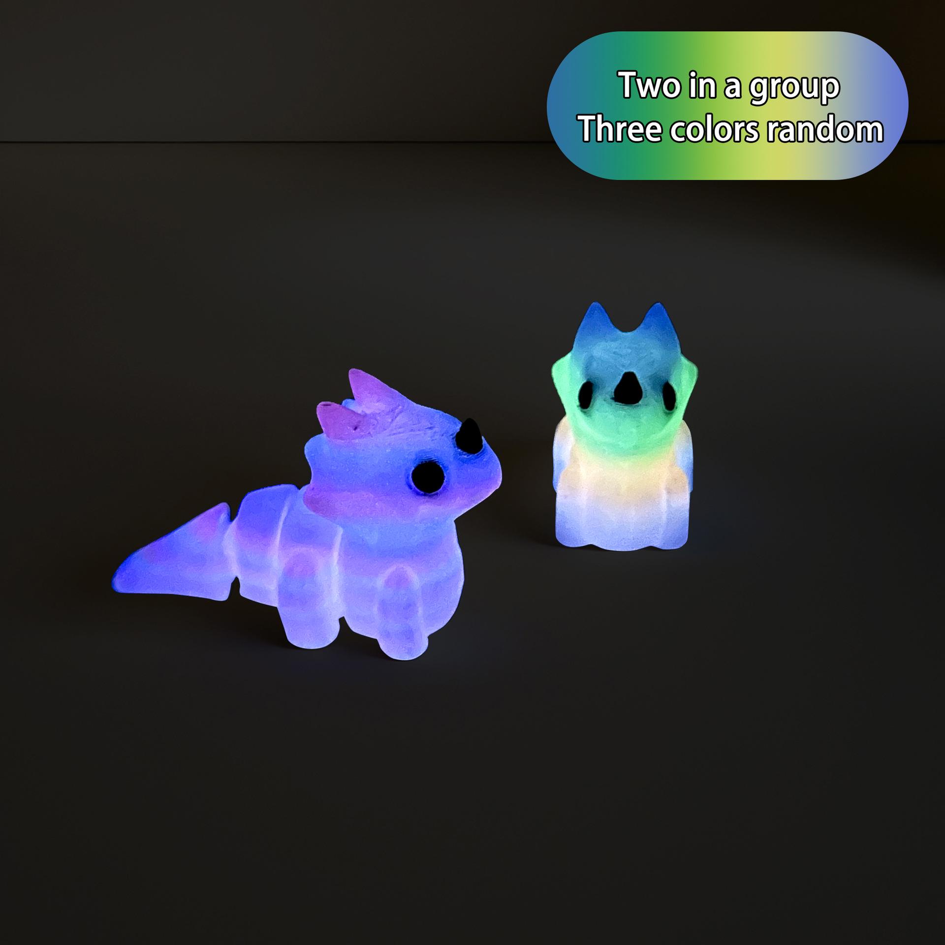 Светящаяся фигурка трицератопса с градиентом, напечатанная на 3D-принтере - Игрушка динозаврик с чертами, имитирующими китайского дракона 6.5 x 4 x 2 cm
Светящаяся фигурка трицератопса с градиентом, напечатанная на 3D-принтере - Игрушка динозаврик с чертами, имитирующими китайского дракона 6.5 x 4 x 2 cm