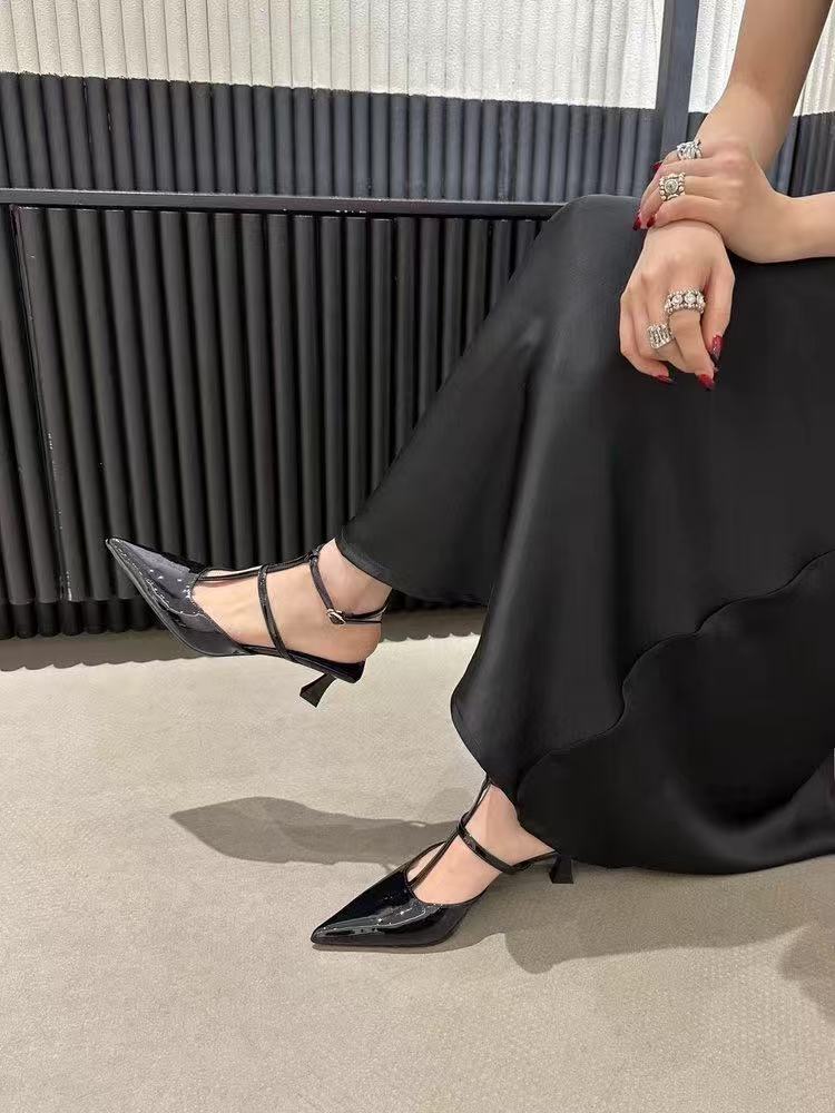 2025 лето новый темперамент острый носок крест-накрест ремешок универсальный фея зрелый профессиональный задник пустой туфли-лодочки на высоком каблуке женщина 35
2025 лето новый темперамент острый носок крест-накрест ремешок универсальный фея зрелый профессиональный задник пустой туфли-лодочки на высоком каблуке женщина 35