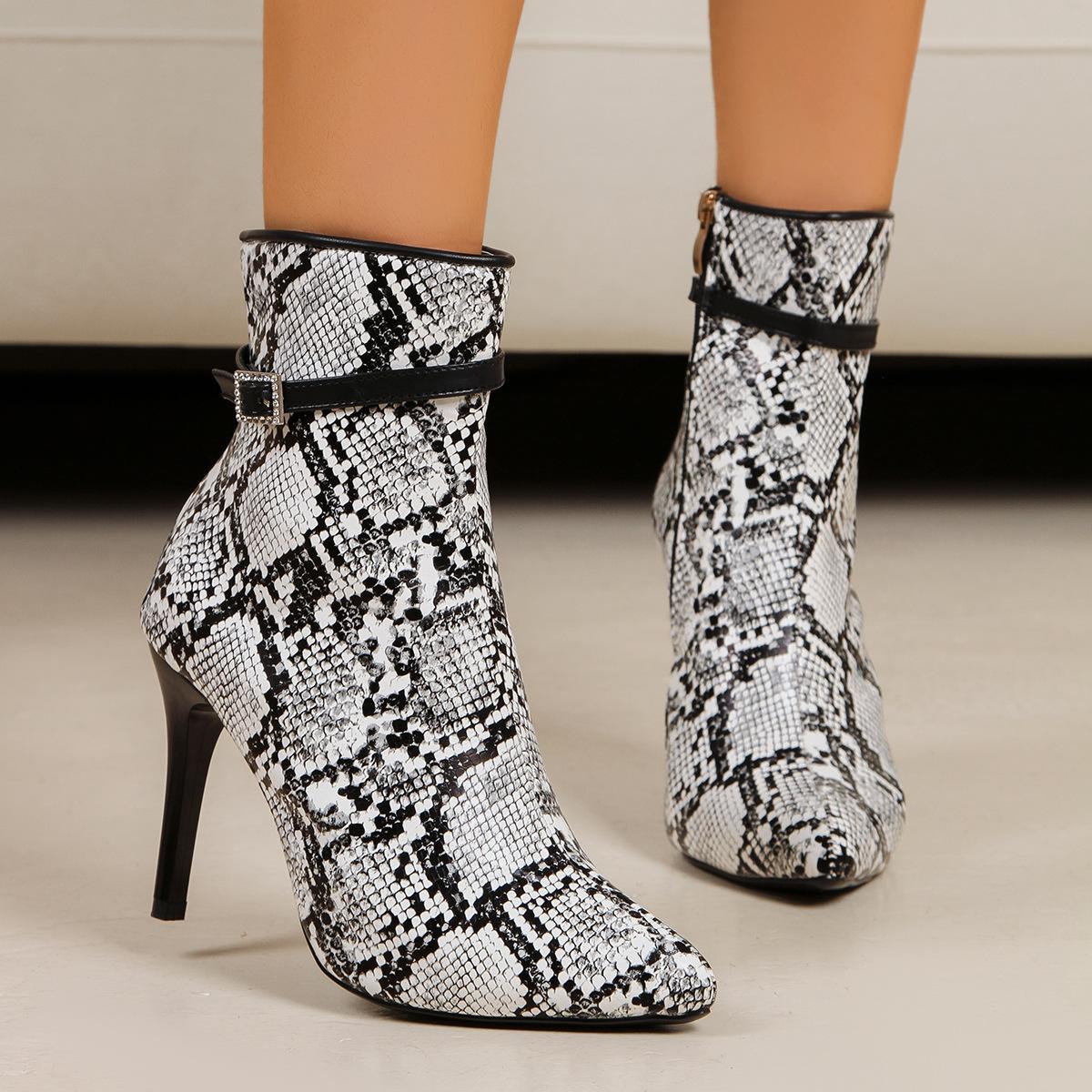 2025 new belt buckle side zipper high heel short boots European and American style fine heel women s boots manufacturer spot 43
2025 new belt buckle side zipper high heel short boots European and American style fine heel women s boots manufacturer spot 43