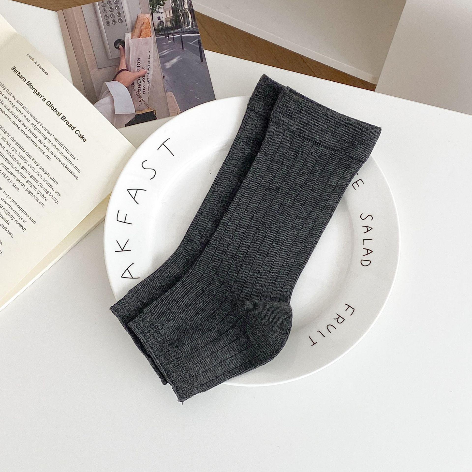 Women s Ballet-Style Gray Mid-Calf Socks, Light Vertical Stripe Slouch Design for Spring and Summer. One Size темно-сірий
Women s Ballet-Style Gray Mid-Calf Socks, Light Vertical Stripe Slouch Design for Spring and Summer. One Size темно-сірий
