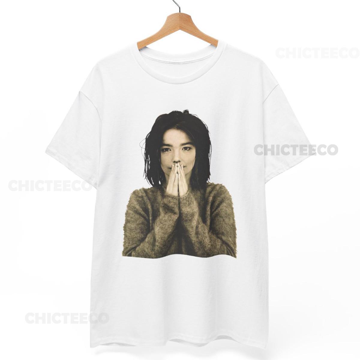26 Bjork Logo T-Shirt | Vintage Style Alt Pop Music Tee | Unisex Shirt Unisex T-Shirt XL
26 Bjork Logo T-Shirt | Vintage Style Alt Pop Music Tee | Unisex Shirt Unisex T-Shirt XL