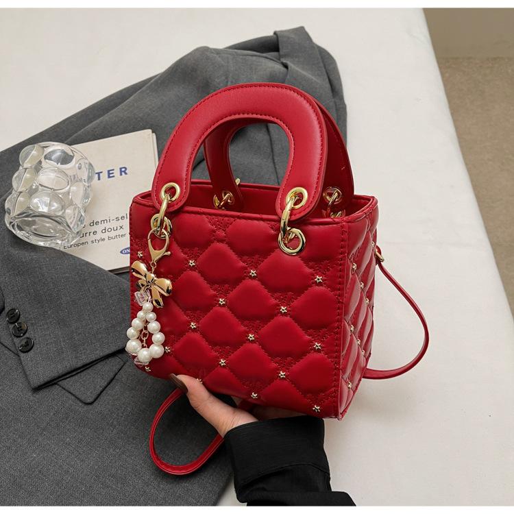 2025 summer new Dai Fei bag women s casual handbag niche texture fashion versatile shoulder crossbody bag бордовый
2025 summer new Dai Fei bag women s casual handbag niche texture fashion versatile shoulder crossbody bag бордовый