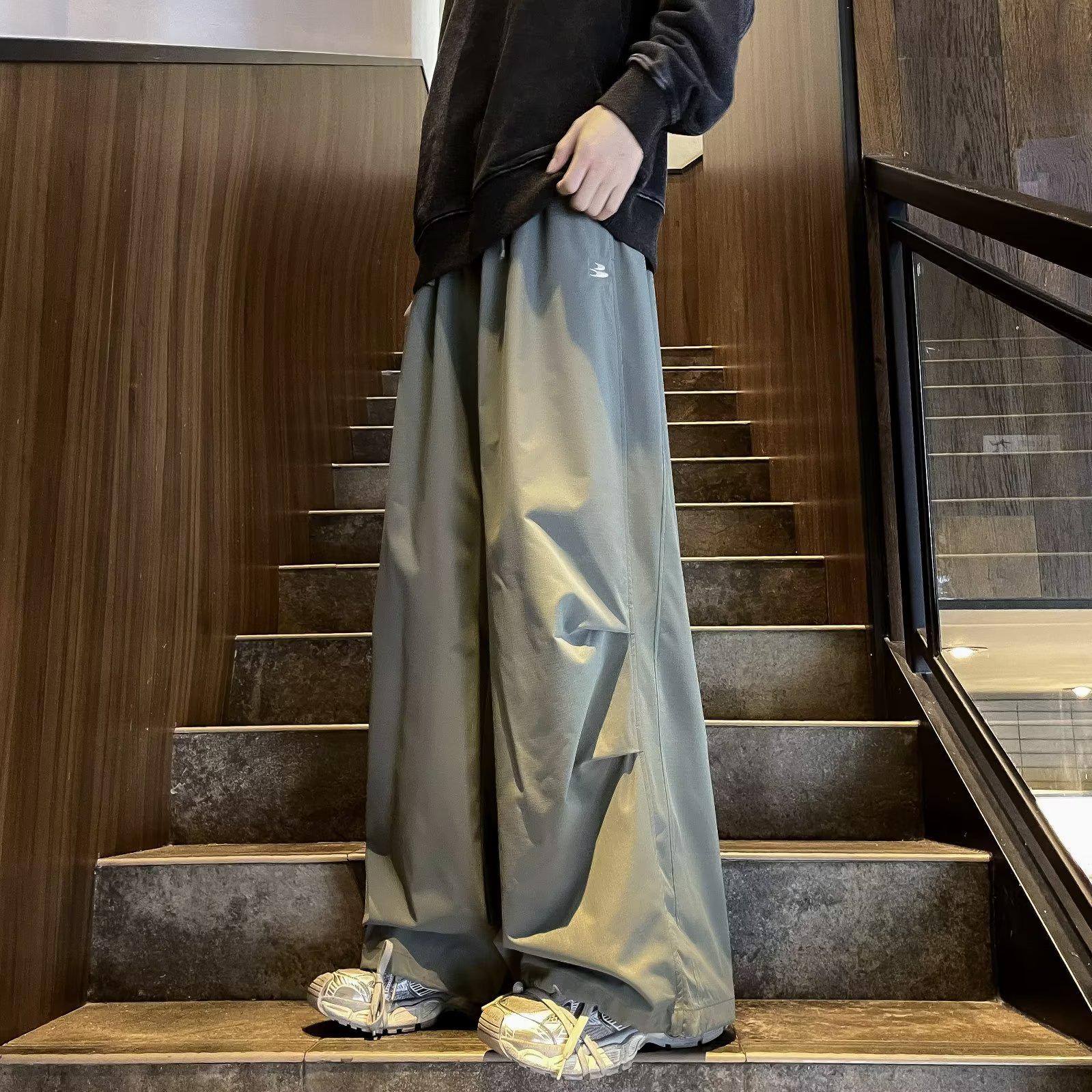 Unisex Summer Wide-Leg Parachute Pants - Lightweight, Trendy, Quick-Drying for Active Wear XL сірий колір/білий
Unisex Summer Wide-Leg Parachute Pants - Lightweight, Trendy, Quick-Drying for Active Wear XL сірий колір/білий