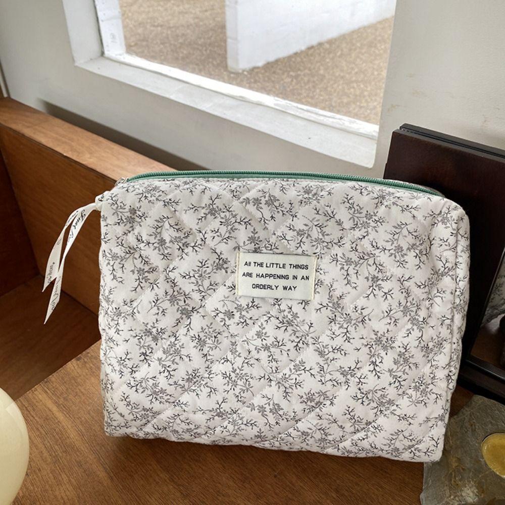 Large Capacity Floral Makeup Bag Flower Printed Quilted Padded Storage Case Clutch Handbags Women S-Style 1
Large Capacity Floral Makeup Bag Flower Printed Quilted Padded Storage Case Clutch Handbags Women S-Style 1