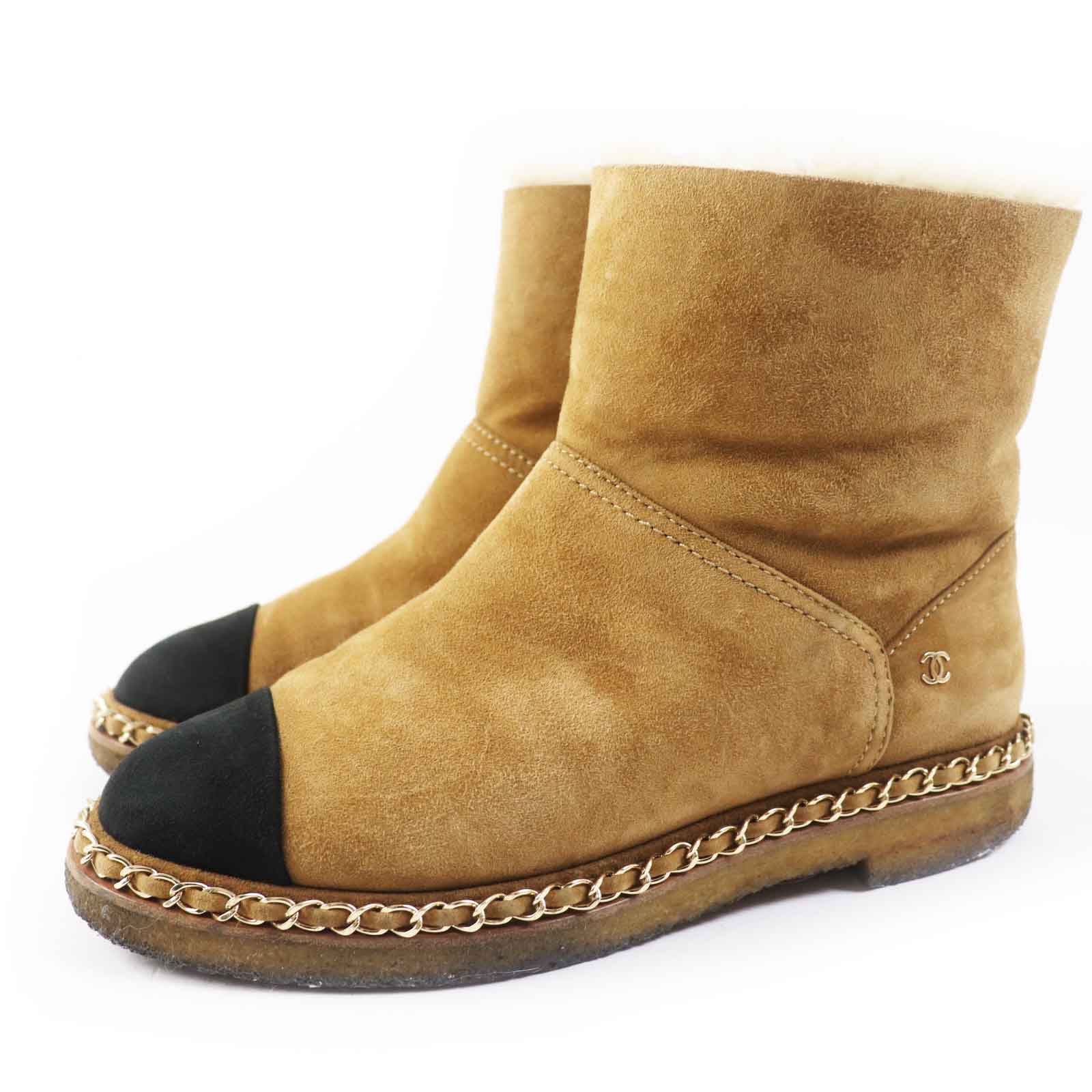 CHANEL short boots COCO Mark Brown black Suede leather Women 37 18B G34113 Used
CHANEL short boots COCO Mark Brown black Suede leather Women 37 18B G34113 Used